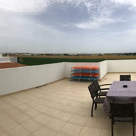 Rodos Daire Meneou